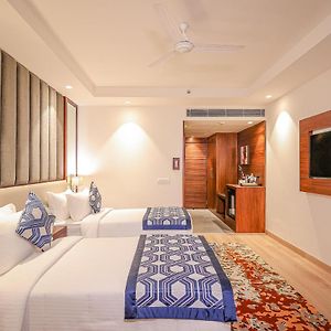 Deluxe Twin Room Enjoy Happy Hours 21