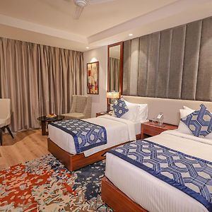 Twin Room Enjoy Happy Hours 21
